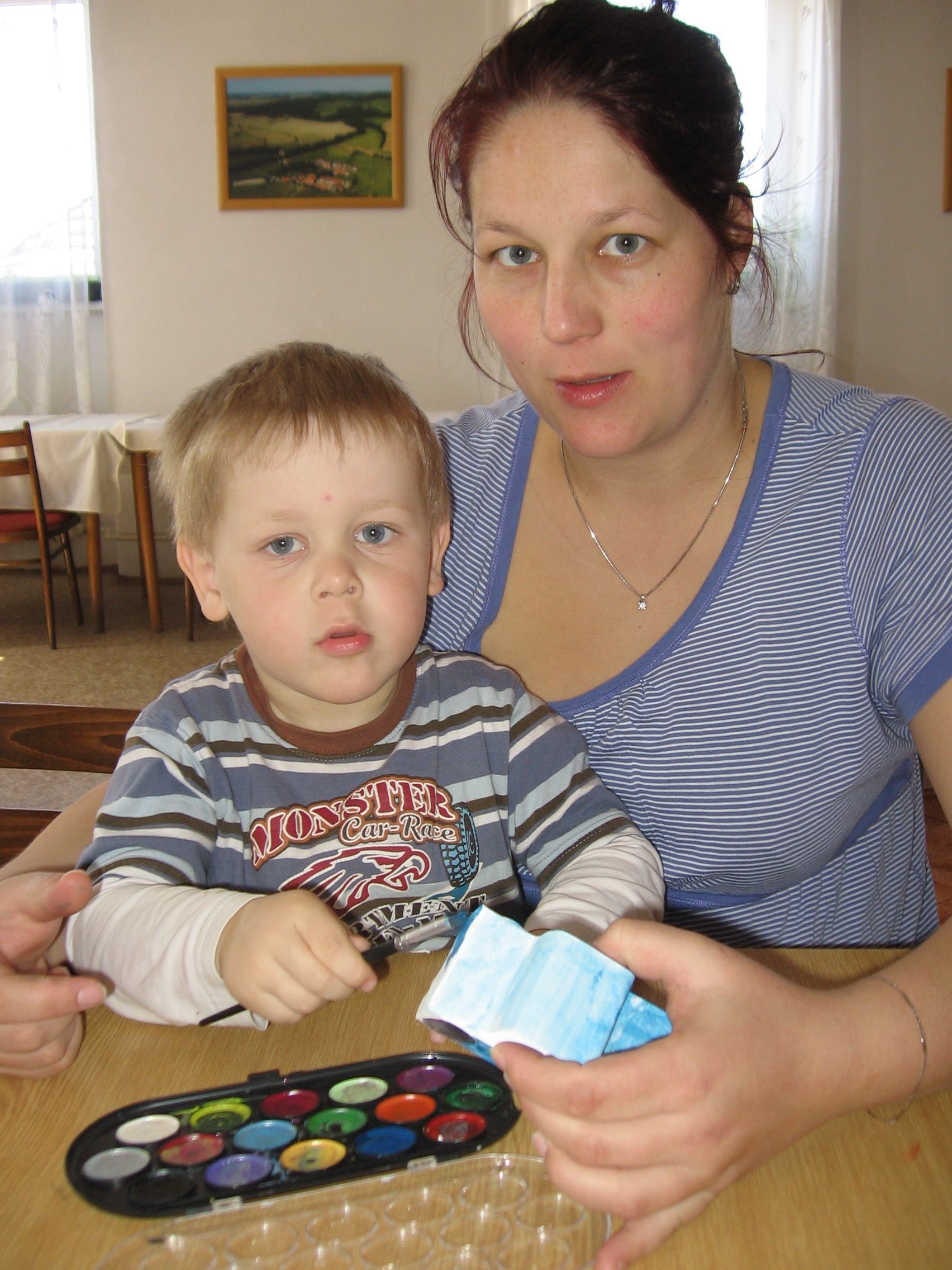 Pepíček maluje vodovkami